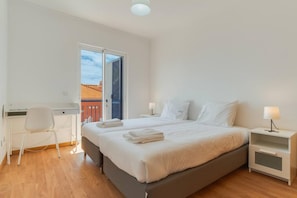 Room - Esfera I in Cani o With 3 Bedrooms and 2 5 Bathrooms (Santa Cruz)