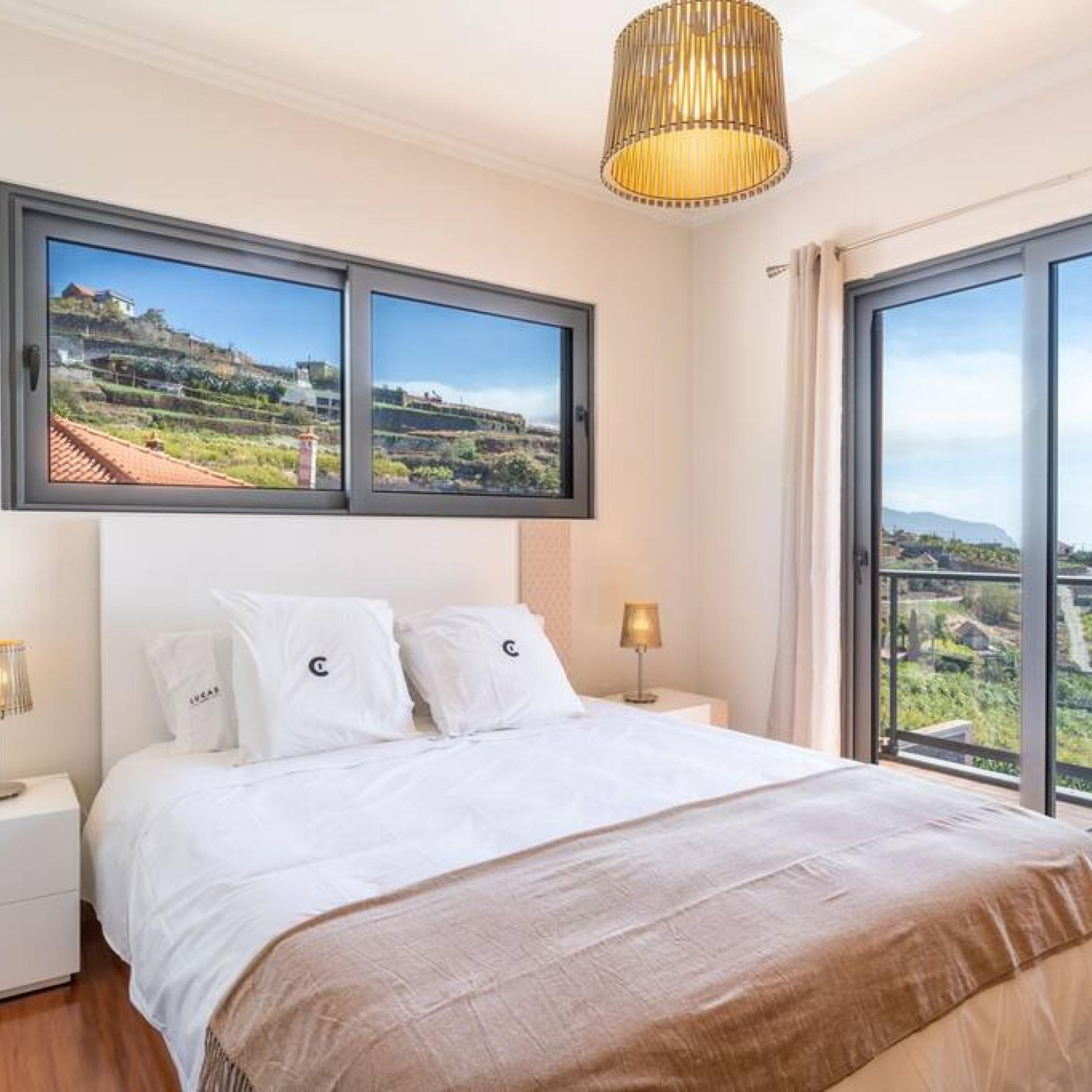 3 bedrooms, soundproofing, iron/ironing board