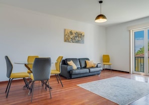 House | 2 bedrooms, Internet - Bela S o Tiago I in Funchal (Funchal)