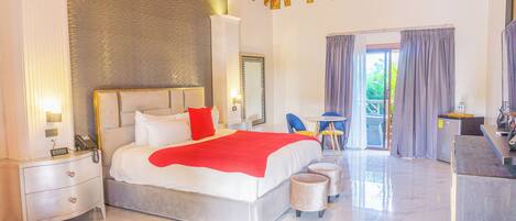 Deluxe Room, 1 King Bed, Garden View