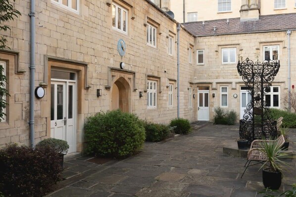 Apartment | 1 bedroom, Internet - St Catherine s Hospital - Superior Apartment (Bath)