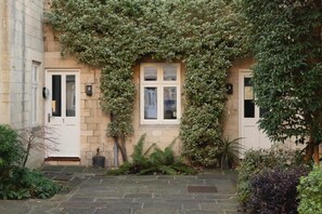 Apartment | 1 bedroom, Internet - St Catherine s Hospital - Superior Apartment (Bath)