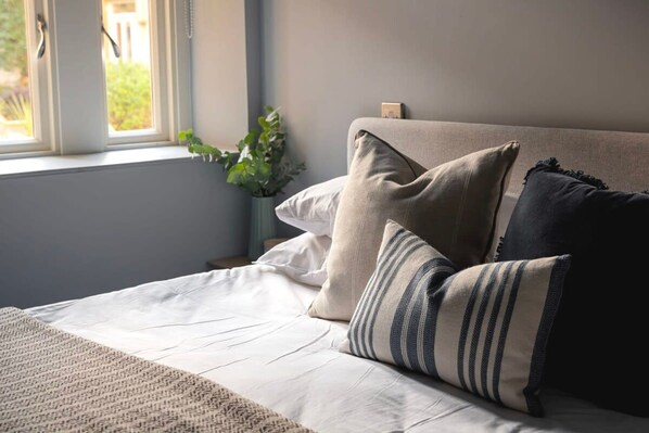 Apartment | 1 bedroom, Internet - St Catherine s Hospital - Superior Apartment (Bath)