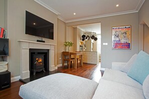 Leilighet | 2 soverom, skrivebord og internett