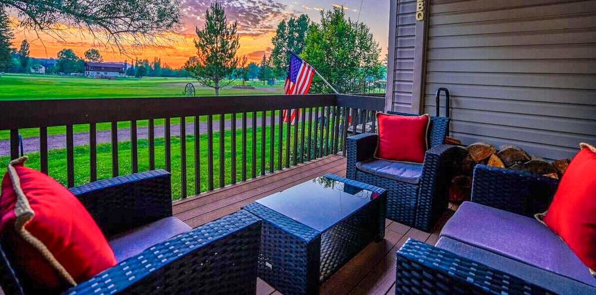 On Golf course, Self Check-In, BBQ, Back Porch, National Forest access.