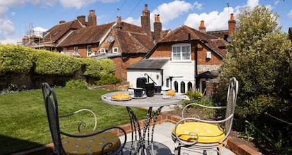 Lavender Folly - Cosy Accommodation Alresford