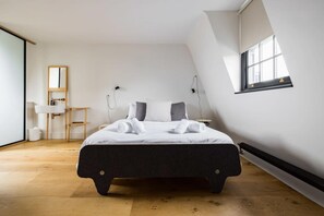 Apartment | 3 bedrooms, iron/ironing board, Internet