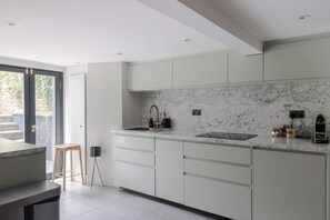 Departamento | 3 habitaciones, tabla de planchar con plancha y internet 