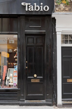 1 bedroom, Internet - Stylish Apartment With Private Rooftop in Covent Garden (London)