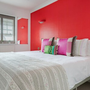 1 bedroom, Internet - Stylish Apartment With Private Rooftop in Covent Garden (London)