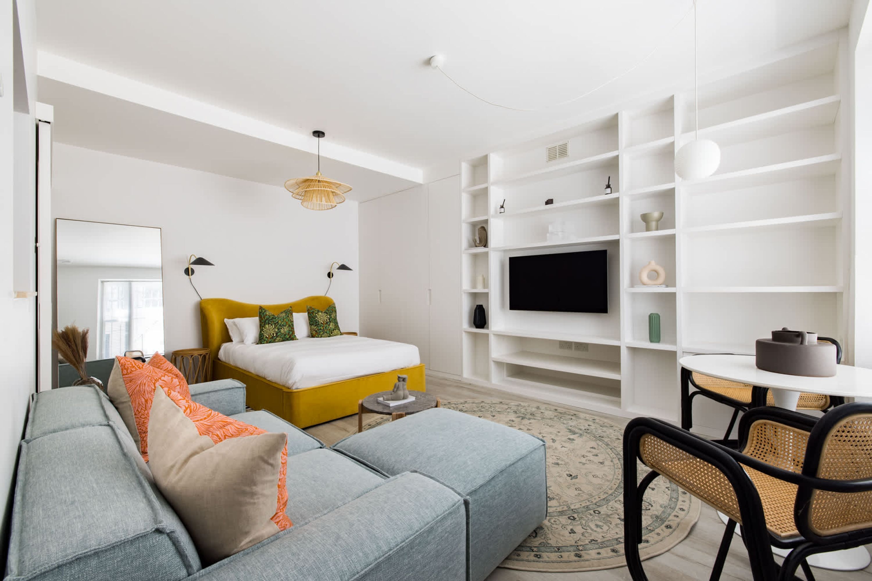 Studio | Skrivebord og internett