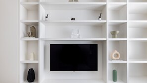 Studio | Bureau, Internet