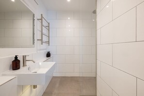 Ferienhaus | Schreibtisch, Internetzugang