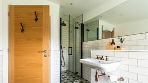 House | 5 bedrooms, iron/ironing board, Internet - Stunning Home With Garden Panoramic Views (Bath)