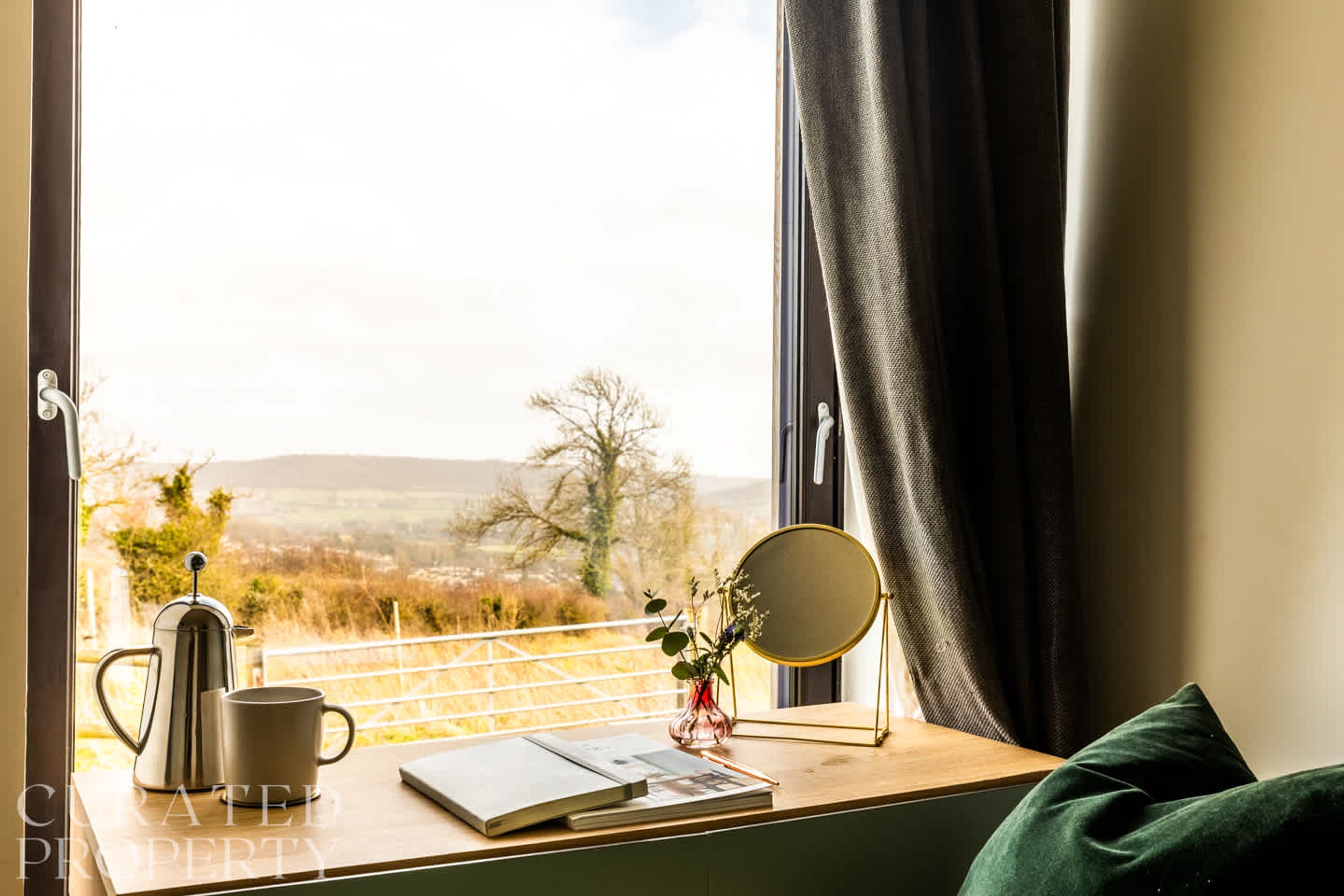 5 bedrooms, iron/ironing board, Internet