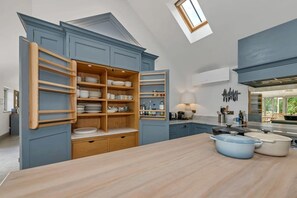 House | 3 bedrooms, iron/ironing board, Internet - Luxury Home With Large Garden - The School House (Sudbury)