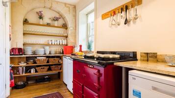 Apartemen | 7 kamar tidur, meja kerja, setrika/meja setrika, dan internet