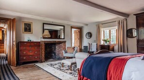 7 bedrooms, Internet - Lavish Tudor Hall Gardens - Sleeps 14 (Norwich)