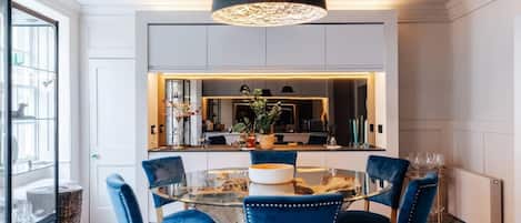 Apartment | 2 bedrooms, desk, iron/ironing board, Internet