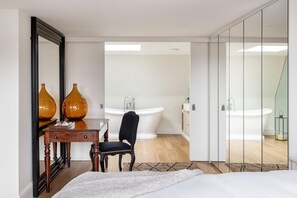 Apartment | 6 bedrooms, desk, iron/ironing board, Internet - Former Prime Minister s Home (Bath)