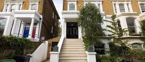 Apartamento | 4 dormitorios y Internet