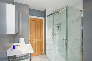 2 bedrooms, Internet - Marylebone Luxury 2-bed Duplex With Terrace (London)