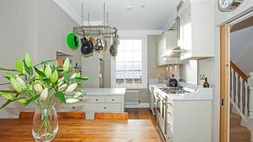 Apartment | 2 bedrooms, Internet