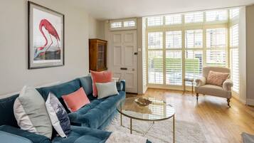 Apartment | 3 bilik tidur, seterika/papan seterika, Internet