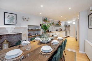 Apartment | 3 bilik tidur, seterika/papan seterika, Internet 