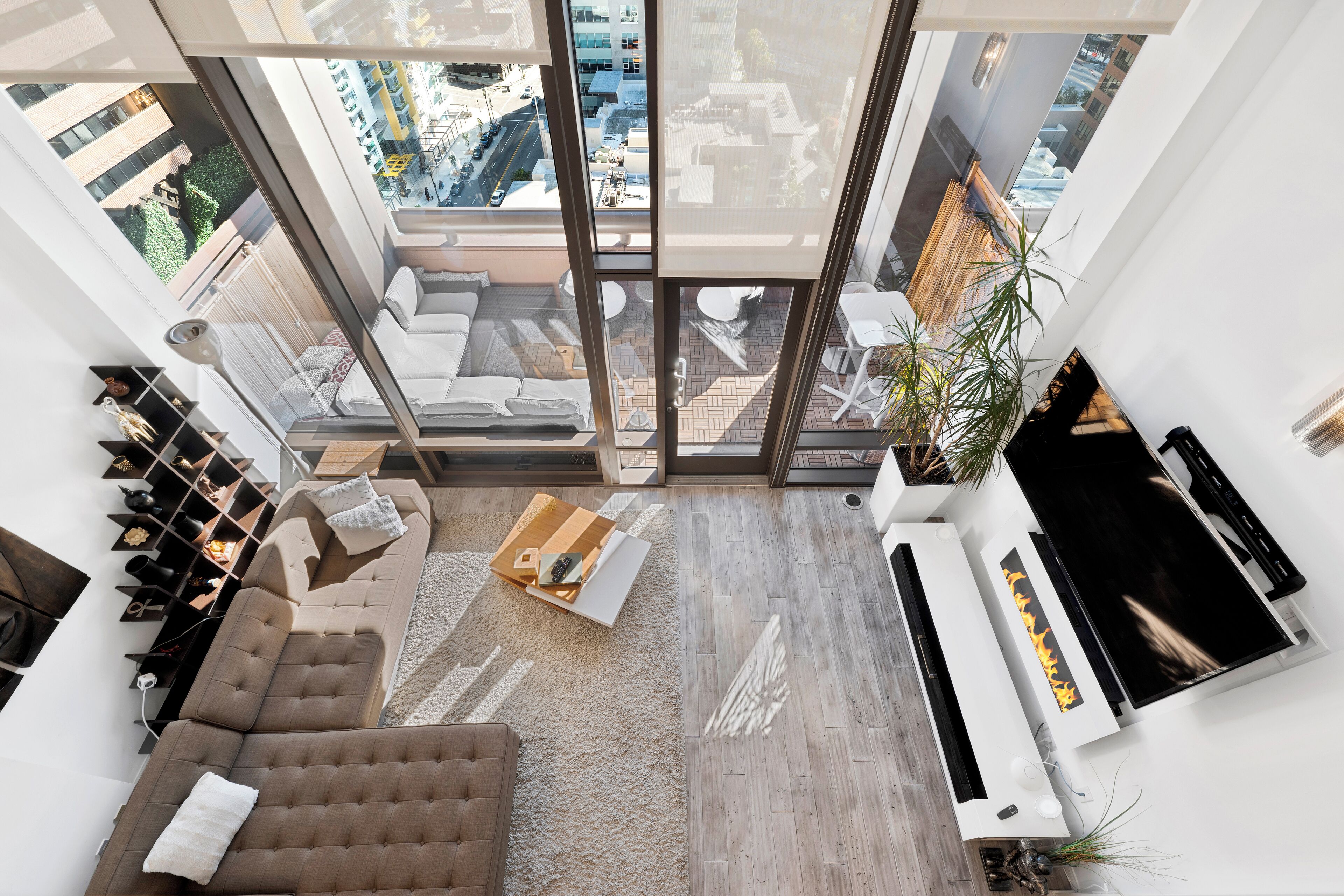 Smart TV, computer monitors