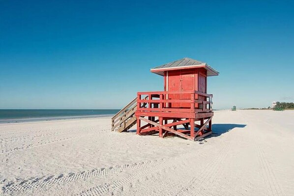 Apartamento | 2 quartos, escrivaninha, ferros/tábuas de passar roupa