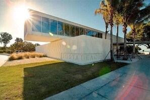 Apartamento | 2 quartos, escrivaninha, ferros/tábuas de passar roupa