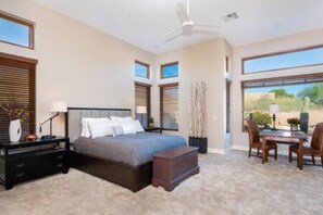 3 bedrooms, desk, iron/ironing board, Internet - Scottsdale Luxury Heated Pool Desert View (Scottsdale)