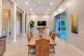 Ferienhaus | 3 Schlafzimmer, Schreibtisch, Bügeleisen/Bügelbrett, Internetzugang