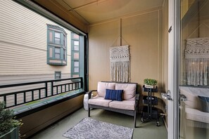 Estudio clásico, 1 cama King size | Terraza o patio