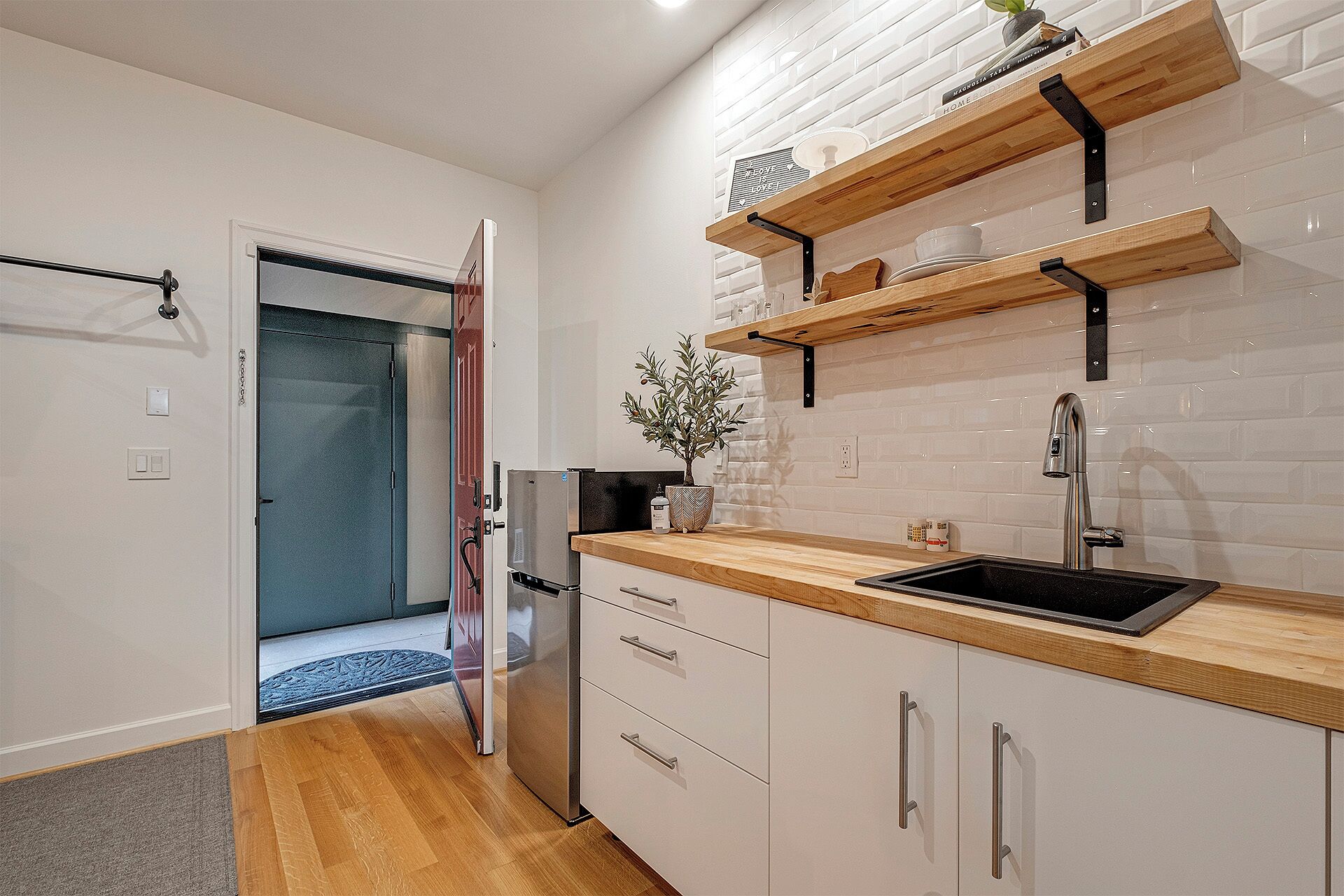 Classic-Einzelzimmer, 1 King-Bett | Eigene Küche | Mini-Kühlschrank, Mikrowelle, Wasserkocher mit Kaffee-/Teezubehör