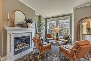Lobby sitting area - The Orenco Station Hotel (Hillsboro)