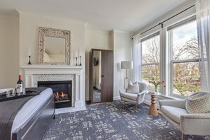 Habitación individual, 1 cama de matrimonio | Zona de estar | Una Smart TV, Netflix, servicios de streaming