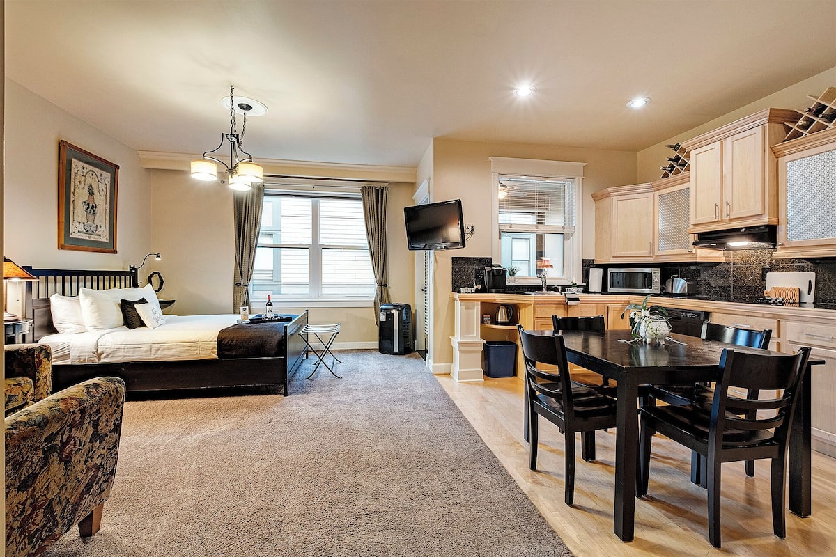 Studio, 1 kingsize bed | Hypoallergeen beddengoed, donzen dekbedden, pillowtop-bedden