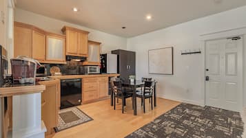 Balcony King with Kitchen (No Pet) | Private kitchen | Mini-fridge, microwave, coffee/tea maker, electric kettle