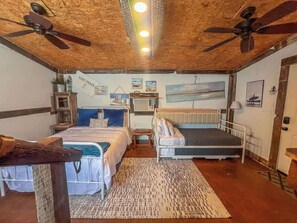 1 bedroom, WiFi, bed sheets - Surf Shack at Triple Z (Medicine Park)