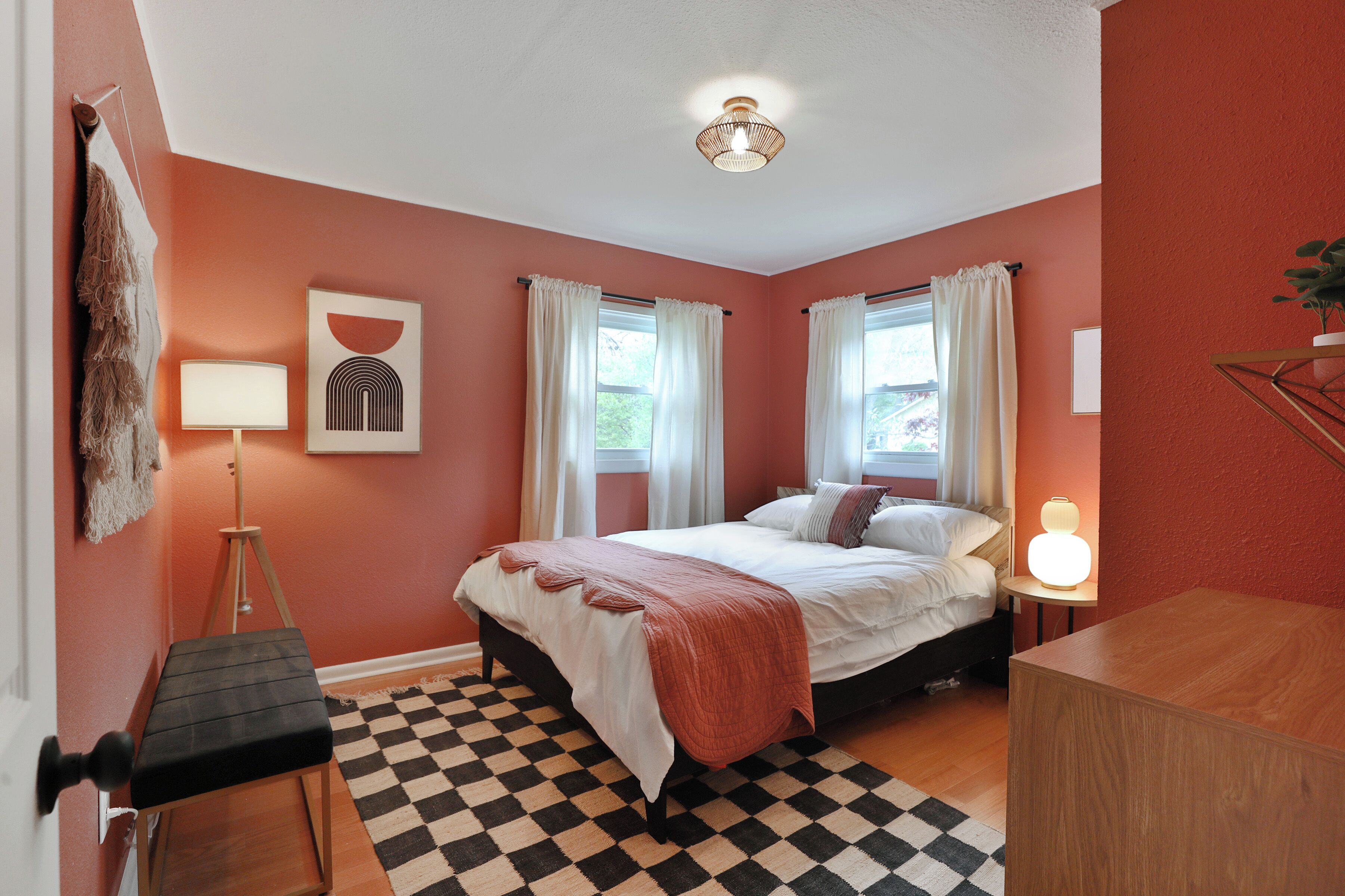 3 slaapkamers, een strijkplank/strijkijzer, reisbedje, gratis wifi