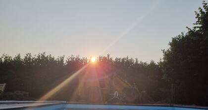 Nieuw Sfeervol Appartement met Verwarmd Zwembad