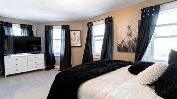 2 chambres, coffres-forts dans les chambres, fer et planche à repasser