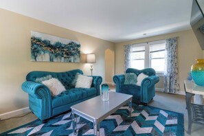 Smart TV - Derby City Retreat - within walking distance of many restaurants and bars (Louisville)