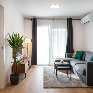 Room - Design 2bdr Apartment With Balcony- Free Parking (Zagreb)