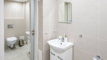 Apartment | Bathroom | Toilet paper