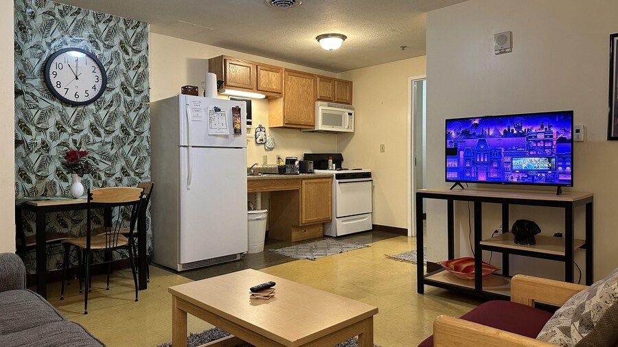 5 Beds Downtown Apt Very Quick Walk Everywhere