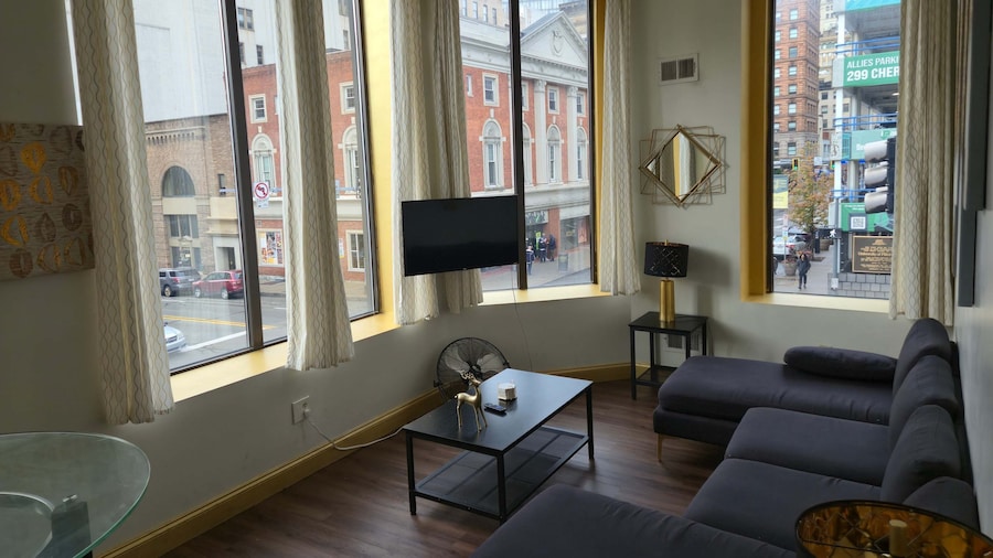 City Views Downtown Apt Walk Everywhere