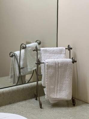 Apartment - 2 Bedroom 2 Bath Apartment Heart of Downtown PIT (Pittsburgh)